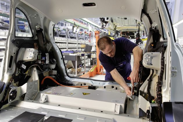 Mercedes B-Klasse F-Cell:
T245 Einbau Batterie